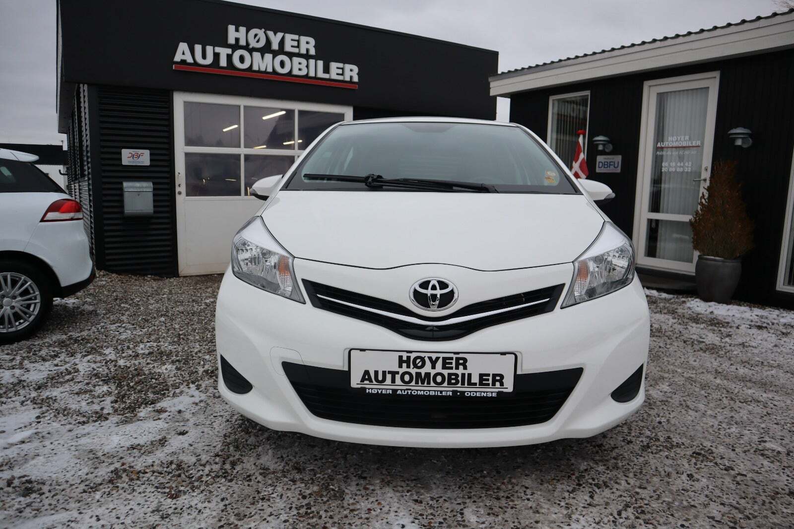 Hvid Toyota Yaris fra 2012