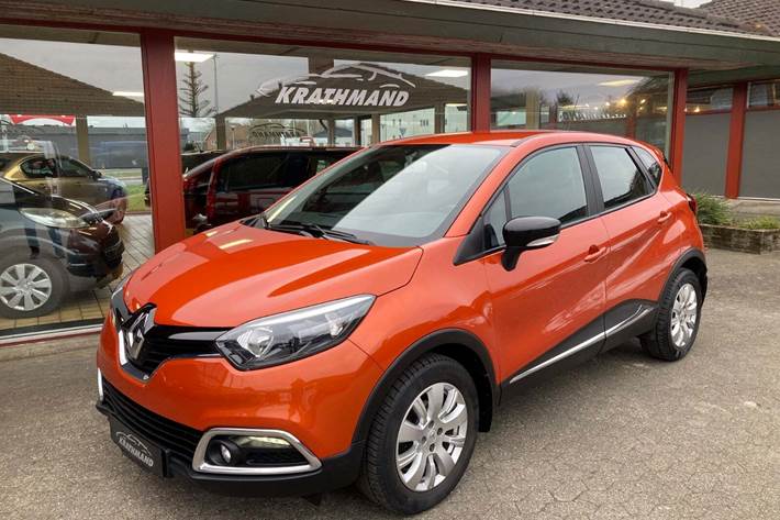 Orange Renault Captur fra 2016 set udefra