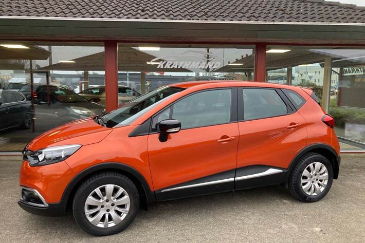Orange Renault Captur fra 2016