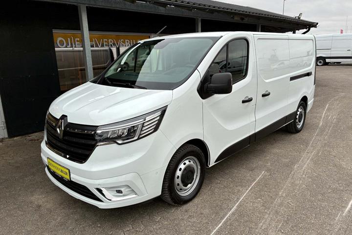 Hvid Renault Trafic fra 2022
