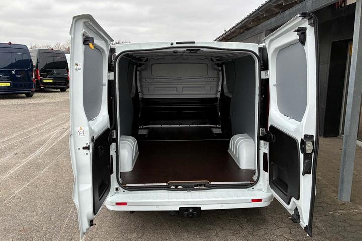 Hvid Renault Trafic fra 2022