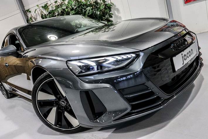 Grå Audi e-tron GT fra 2022