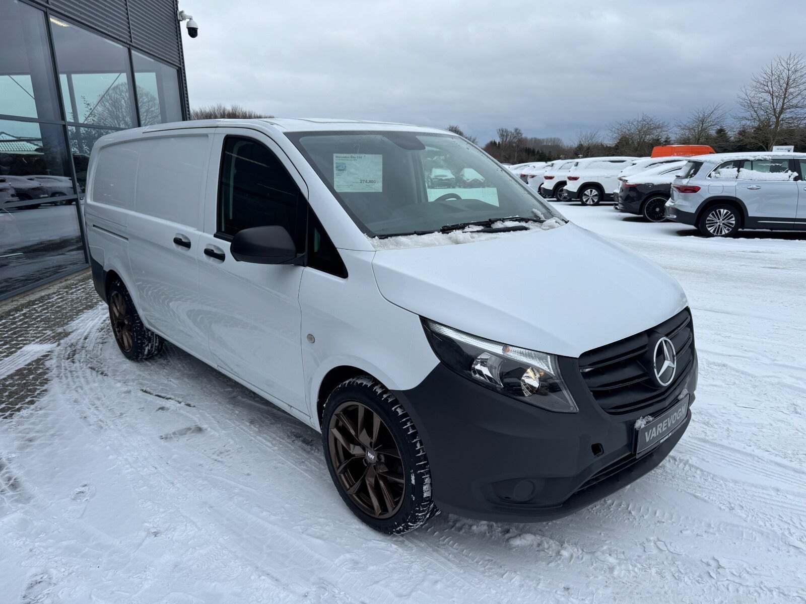 Hvid Mercedes Vito 114 fra 2023