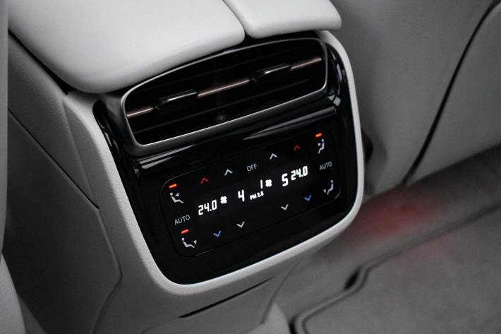 Hvid Mercedes EQS580 fra 2023