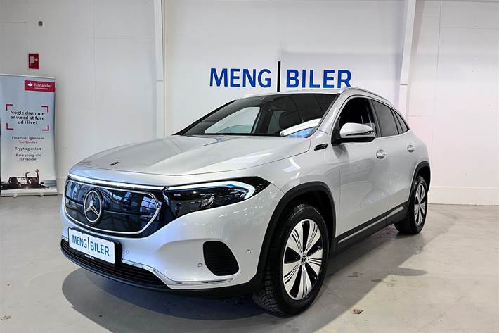 Sølv Mercedes EQA 250 fra 2021 set udefra