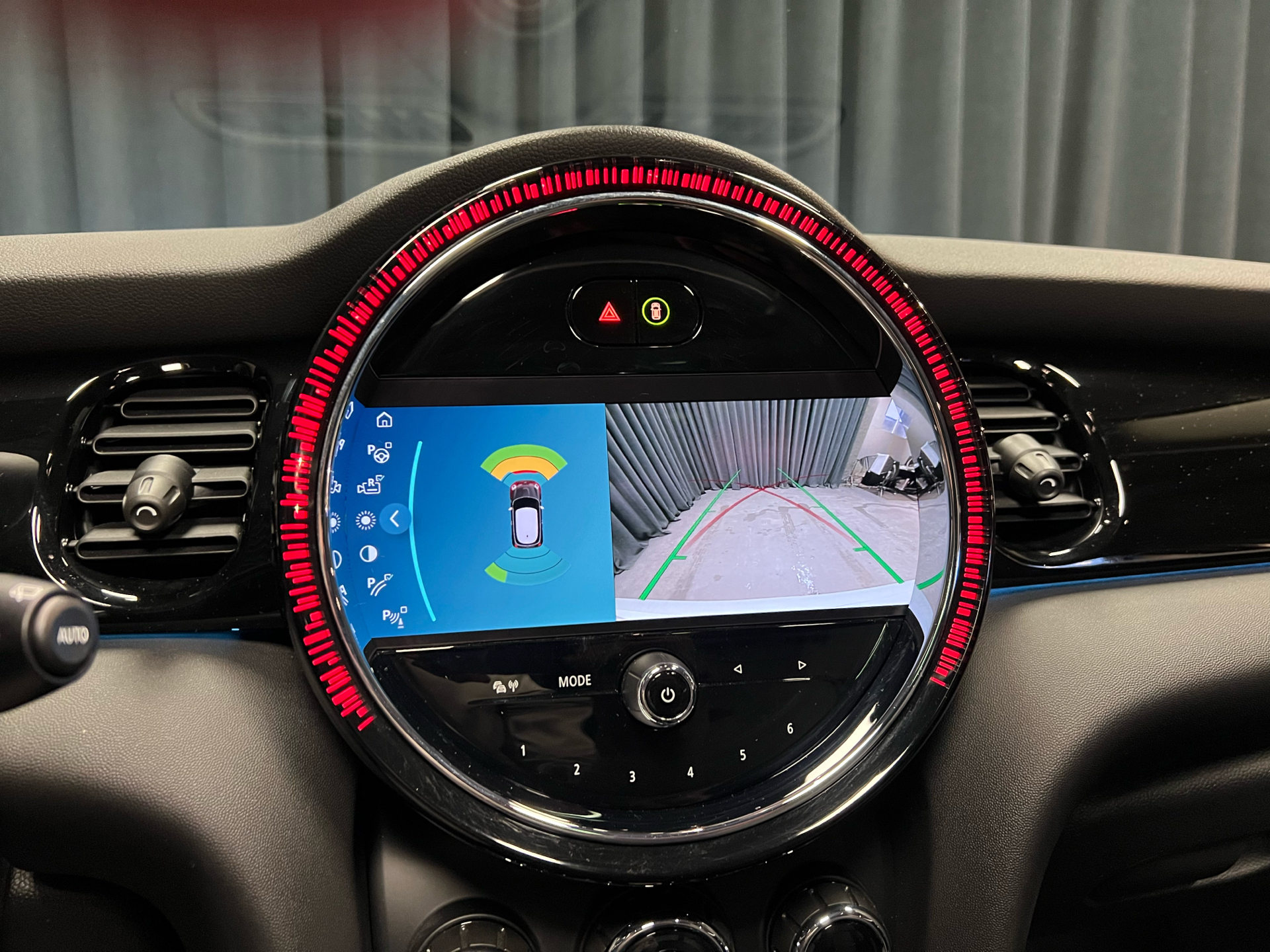 Hvid Mini Cooper fra 2022