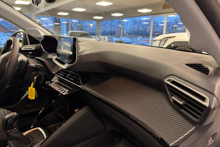 Hvid Peugeot 208 fra 2023