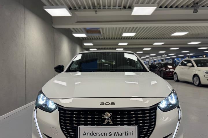 Hvid Peugeot 208 fra 2023