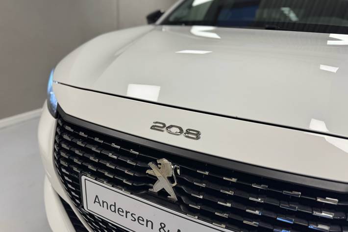 Hvid Peugeot 208 fra 2023
