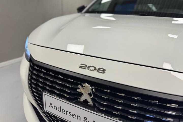 Hvid Peugeot 208 fra 2023