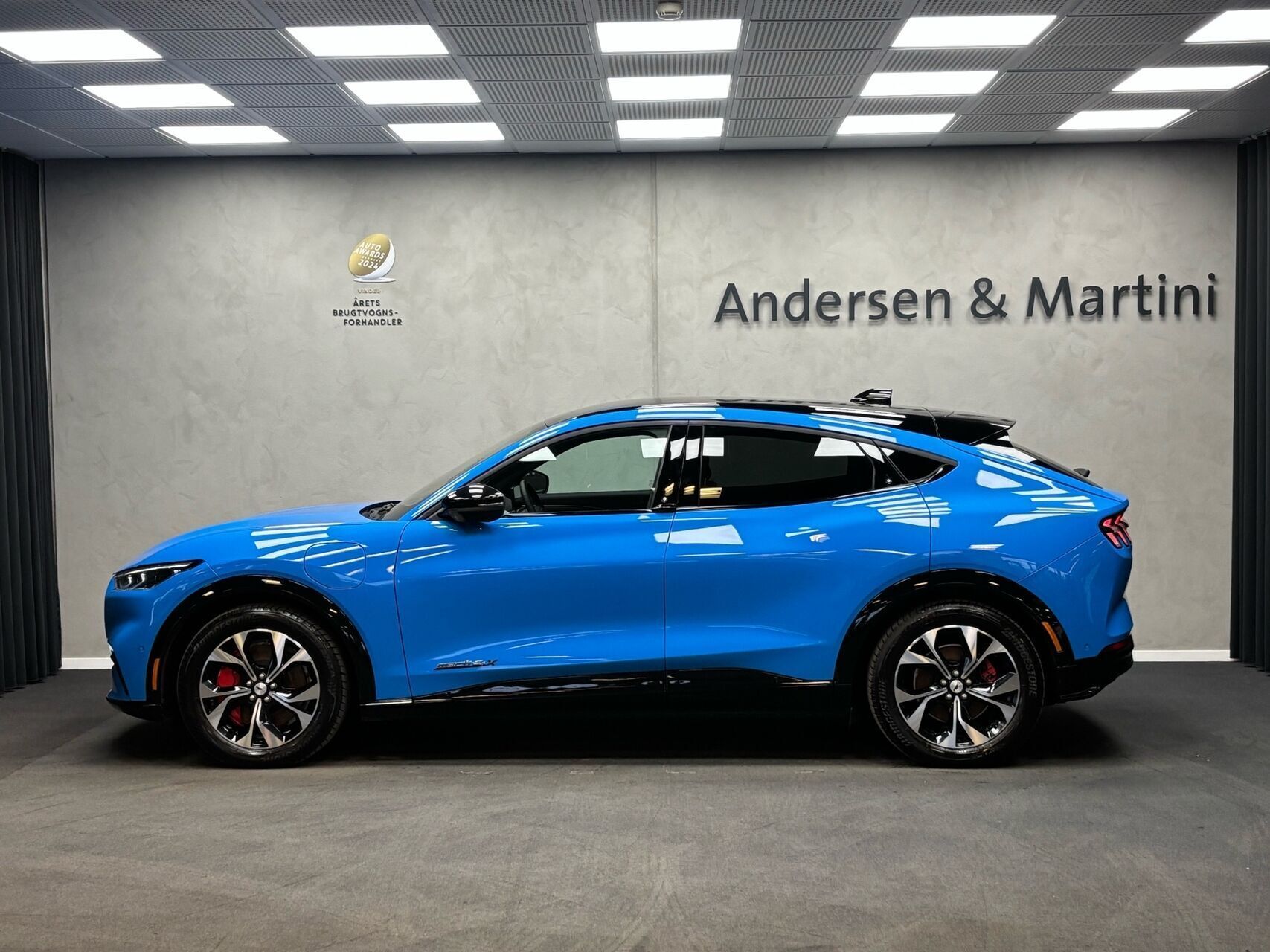 Ford Mustang Mach-E EL UR Premium AWD 351HK 5d Aut.