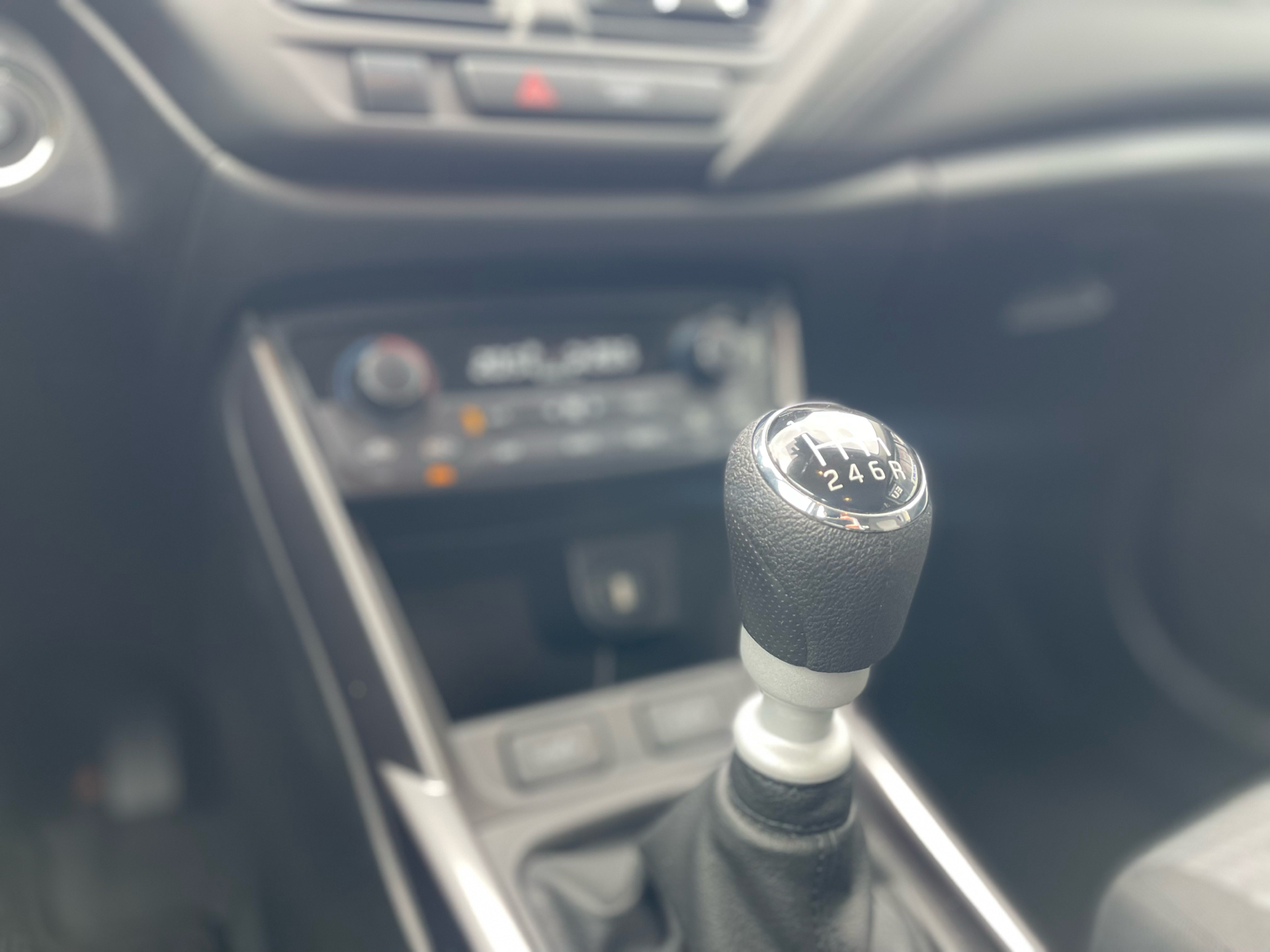 Hvid Suzuki S-Cross fra 2024