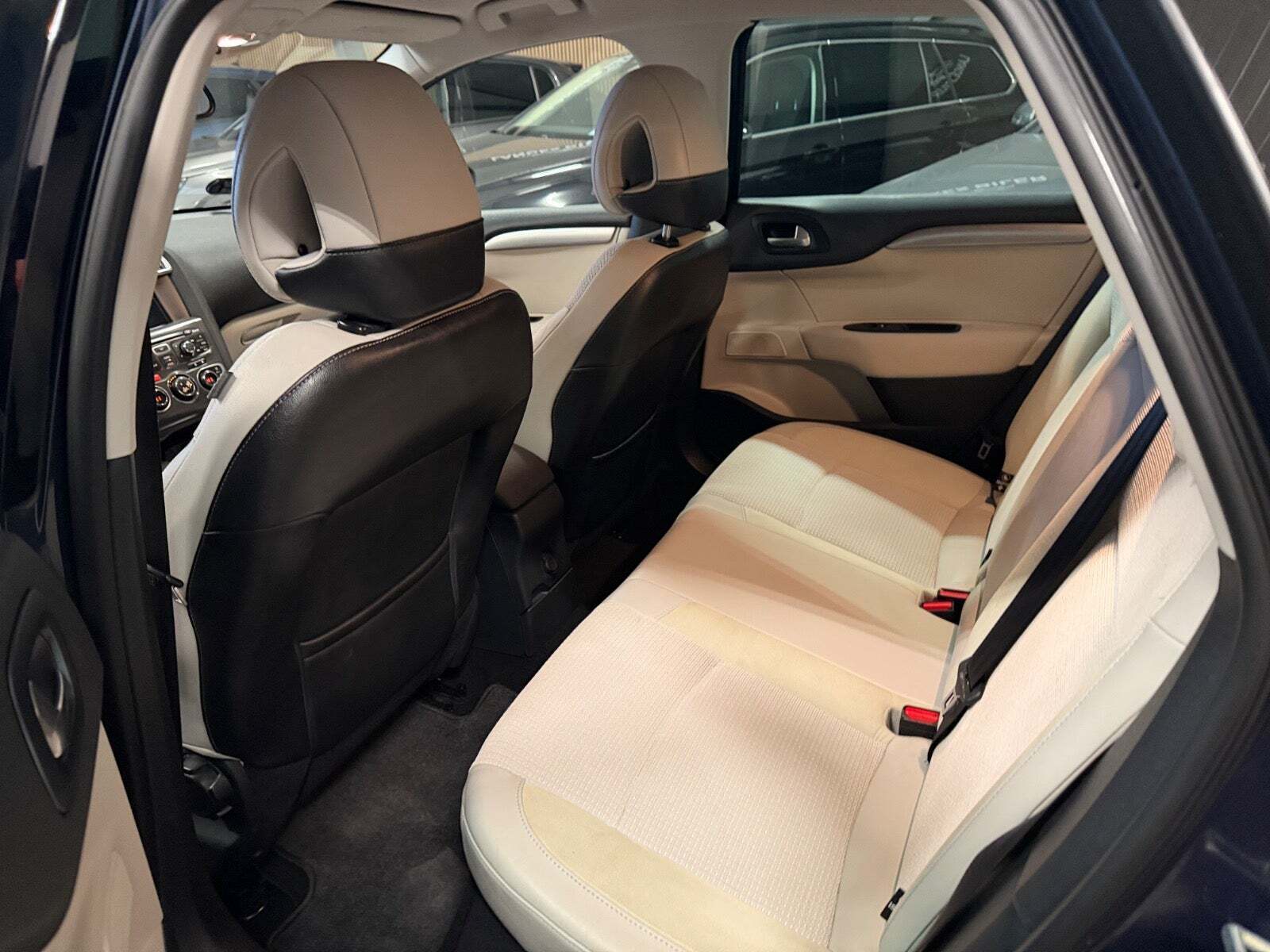 Blå Citroën C4 fra 2013