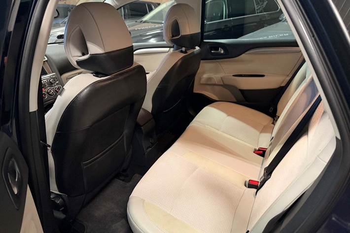 Blå Citroën C4 fra 2013