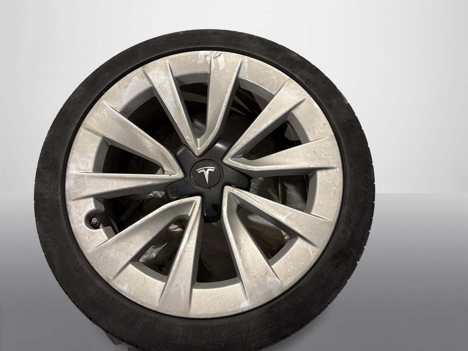 Blå Tesla Model 3 fra 2022