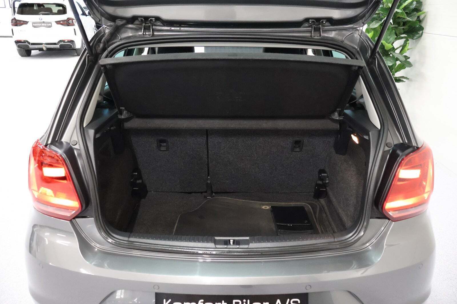 Grå VW Polo fra 2015