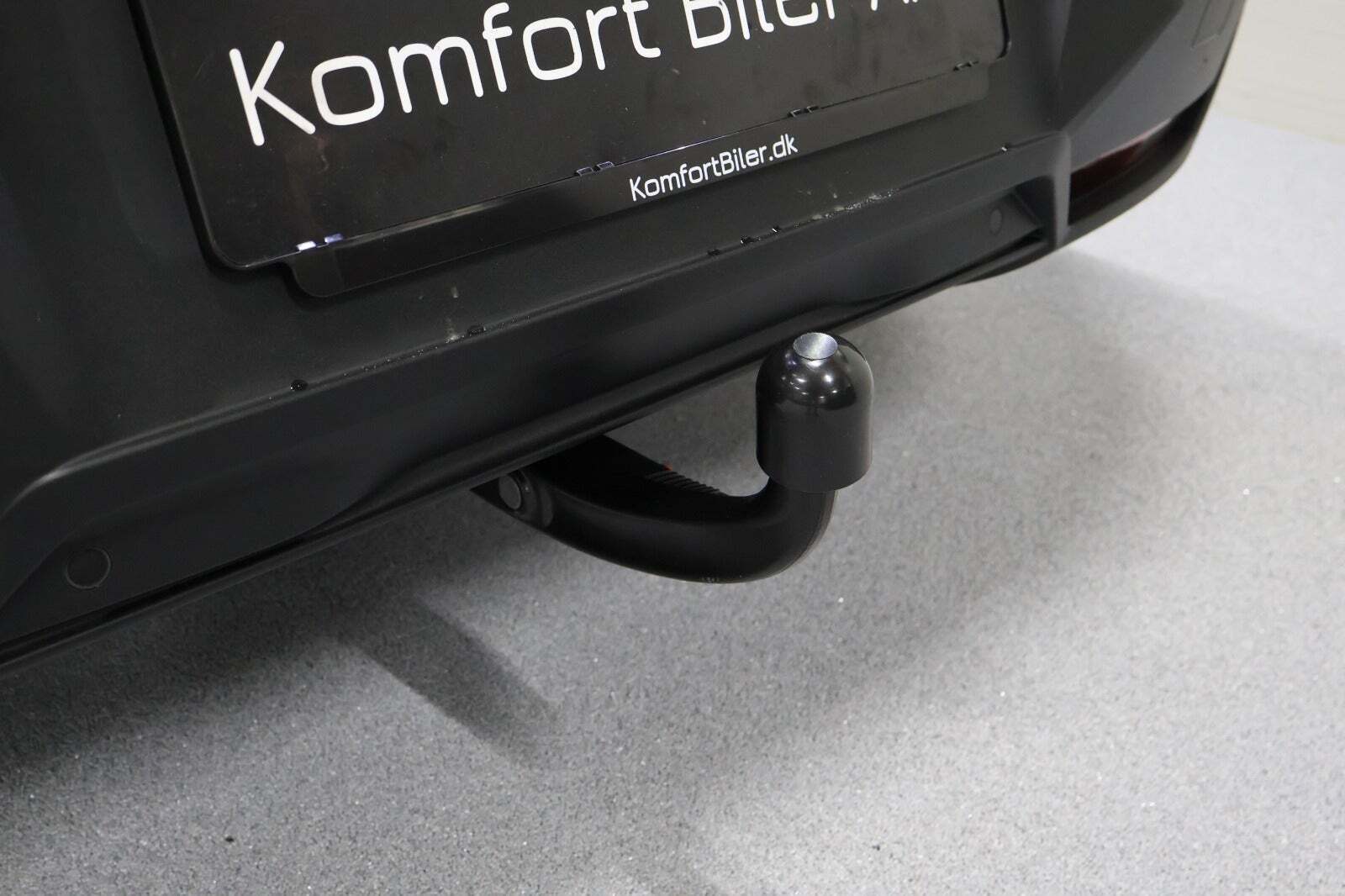 Grå Peugeot e-3008 fra 2024