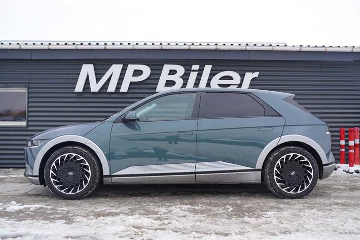 Blå Hyundai Ioniq 5 fra 2024