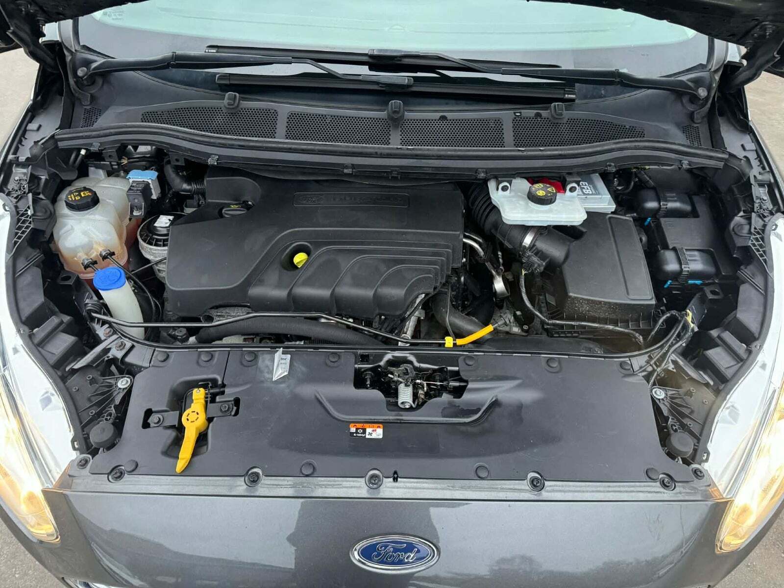 Grå Ford Galaxy fra 2018