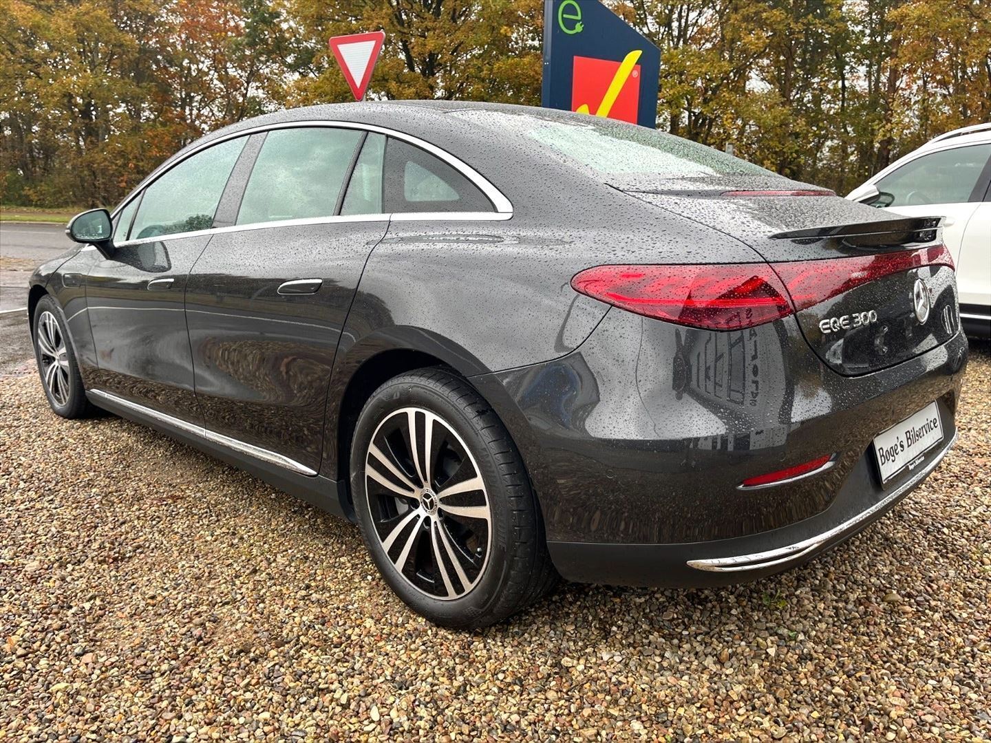 Mercedes EQE 300 Mercedes EQE300 Electric Art