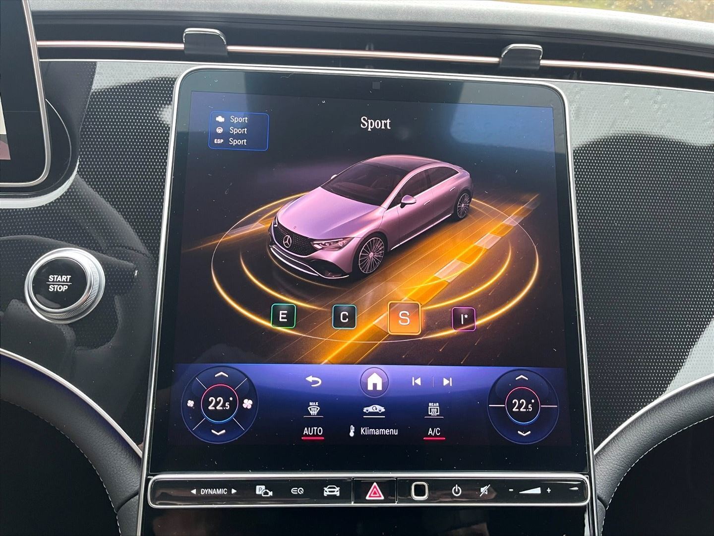 Grå Mercedes EQE 300 fra 2025