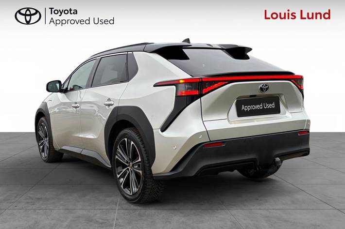 Sort Toyota BZ4X fra 2024