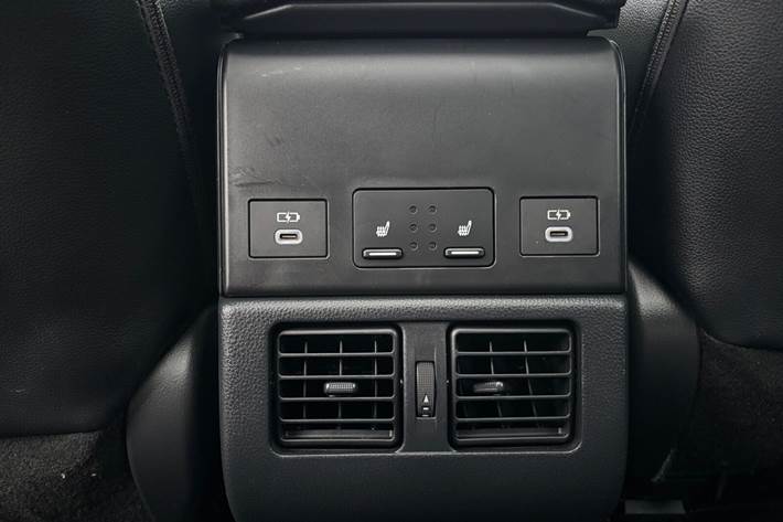 Sort Toyota BZ4X fra 2024