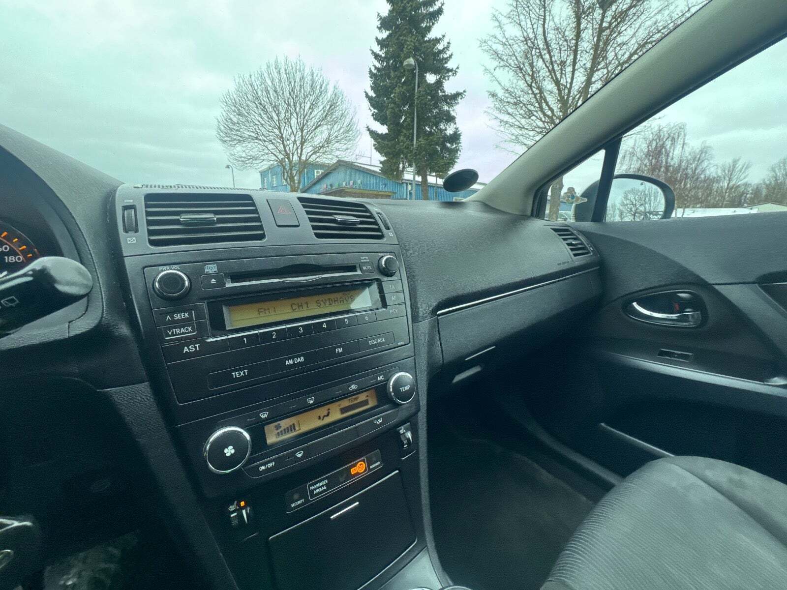 undefined Toyota Avensis fra 2011