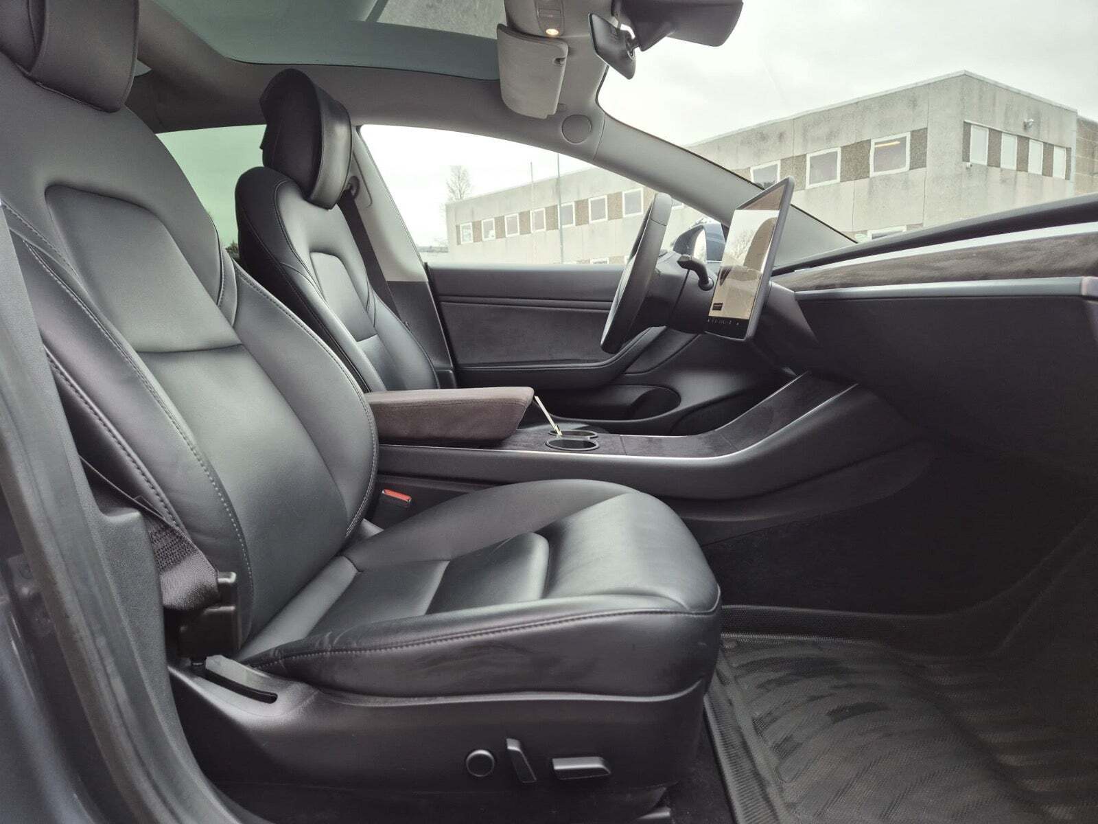 Tesla Model 3 Performance AWD