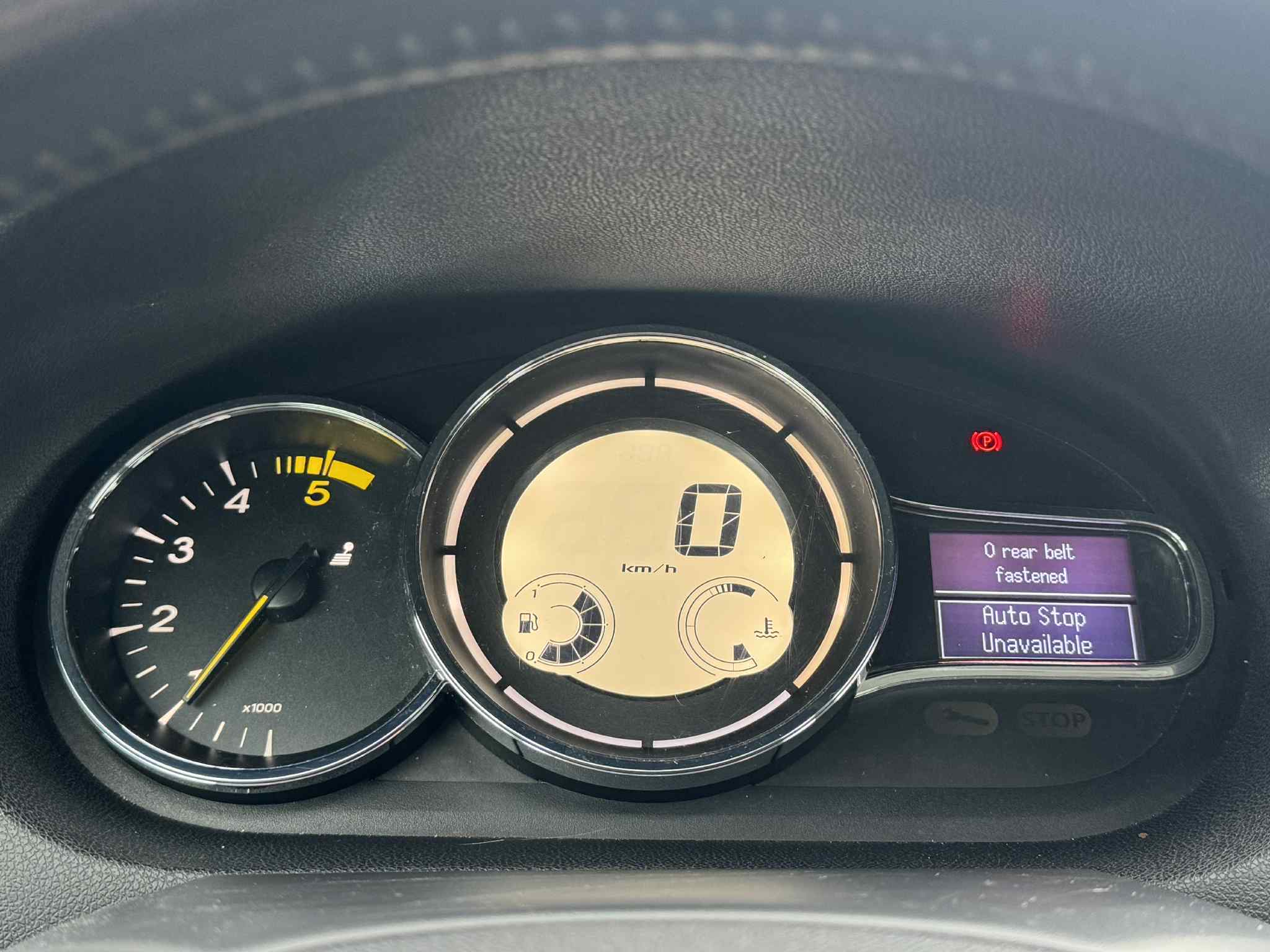 Grå Renault Mégane fra 2013