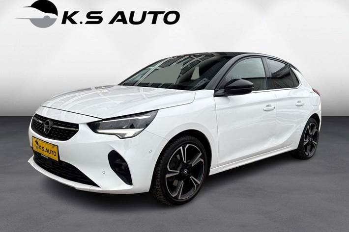 Hvid Opel Corsa fra 2020 set udefra