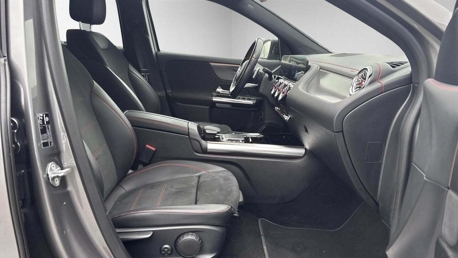 Grå Mercedes EQA250 fra 2021