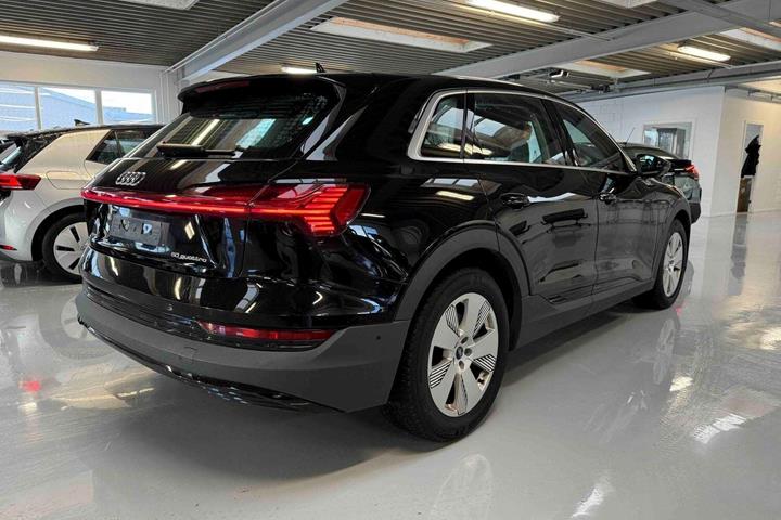 Sort Audi e-tron fra 2020