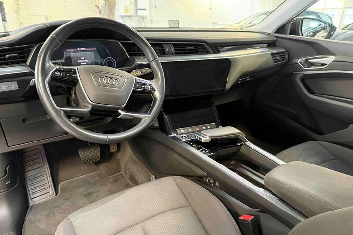 Sort Audi e-tron fra 2020