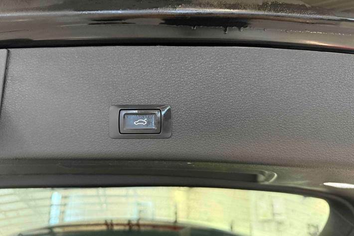 Sort Audi e-tron fra 2020