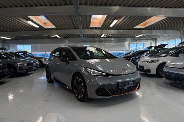 Grå Cupra Born fra 2023