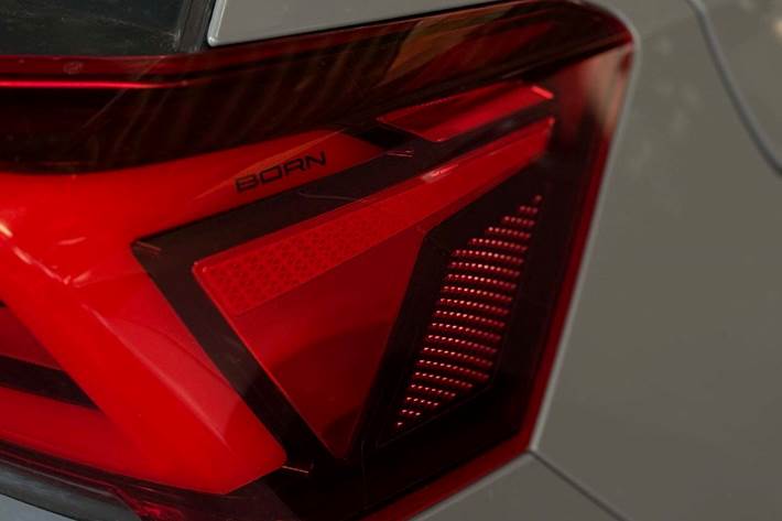 Grå Cupra Born fra 2023