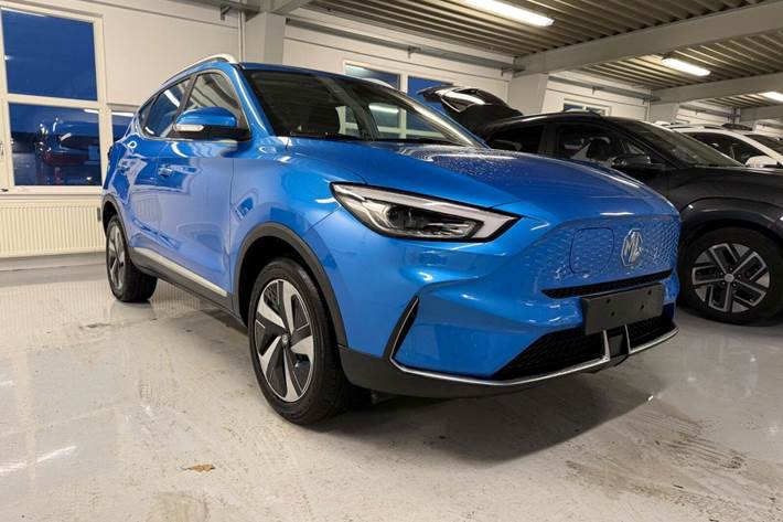 Blå MG ZS fra 2023