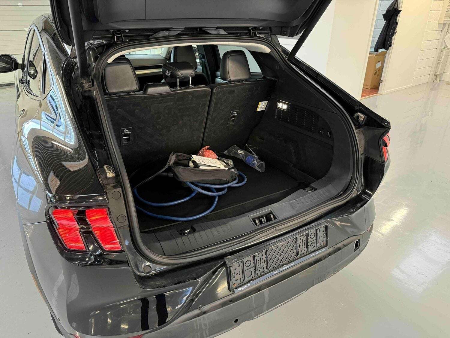 Sort Ford Mustang Mach-E fra 2022