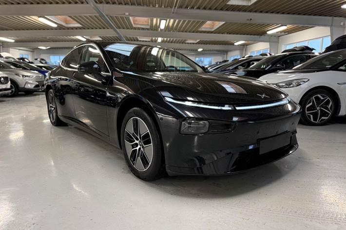 Sort Xpeng P7 fra 2023