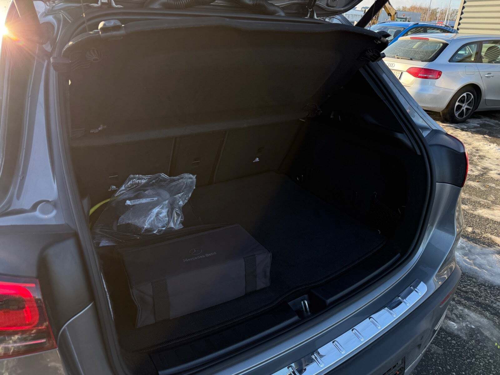 Grå Mercedes EQA250 fra 2021