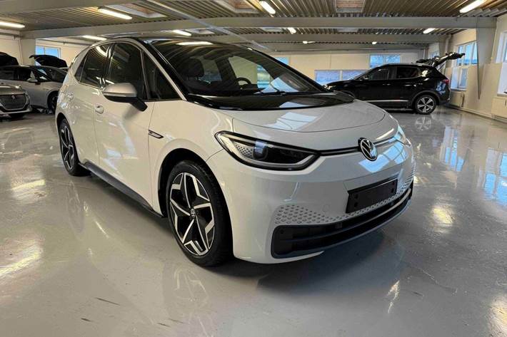 Hvid VW ID.3 fra 2021 set udefra