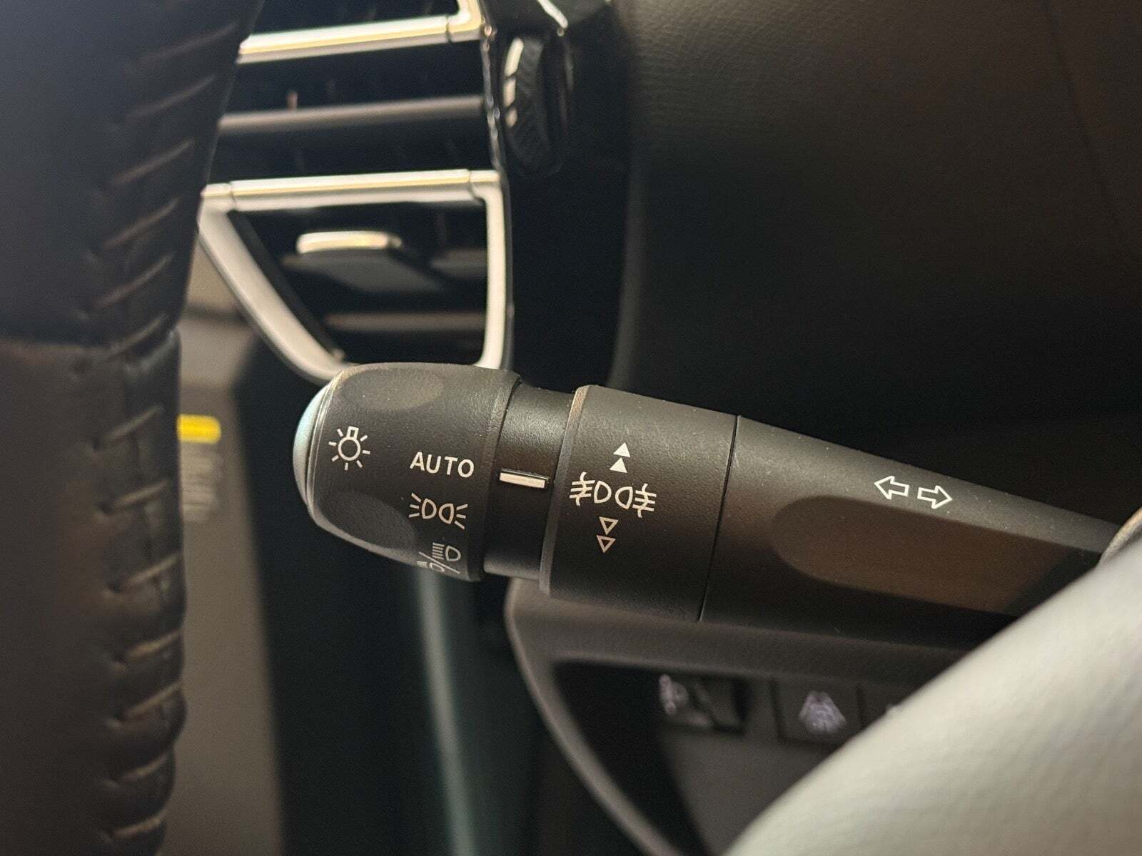 Blå Citroën ë-C4 fra 2022
