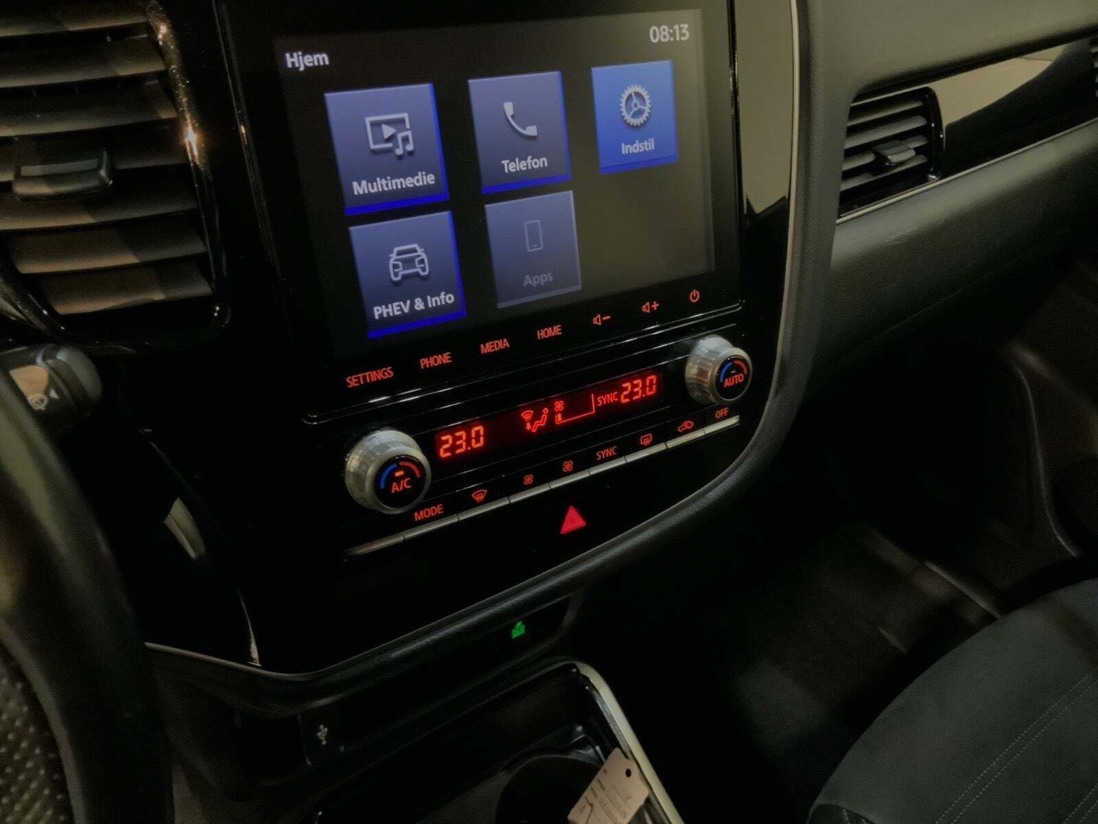 Sølv Mitsubishi Outlander fra 2020