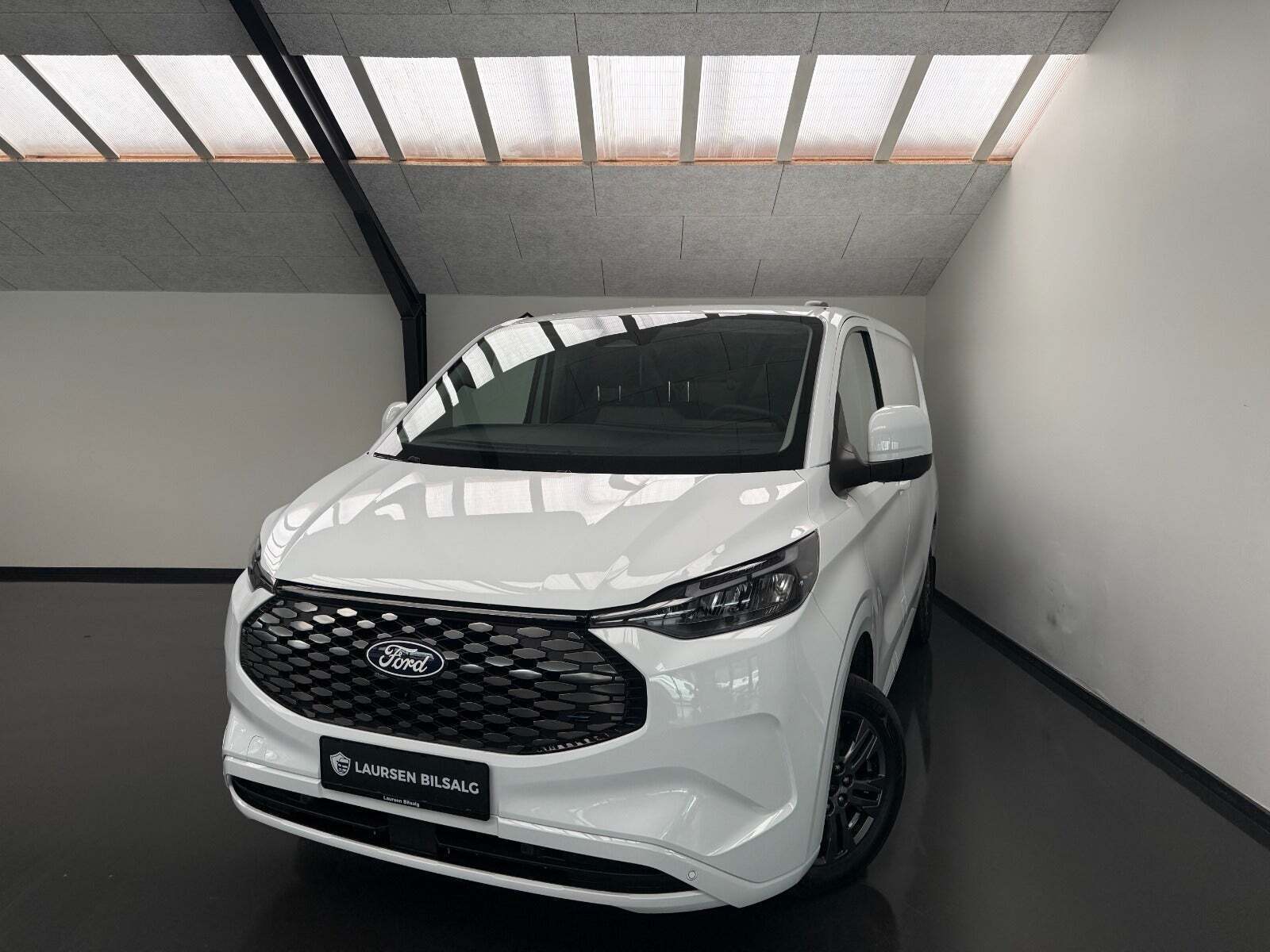 Ford E-Transit Custom 320S 64 Limited