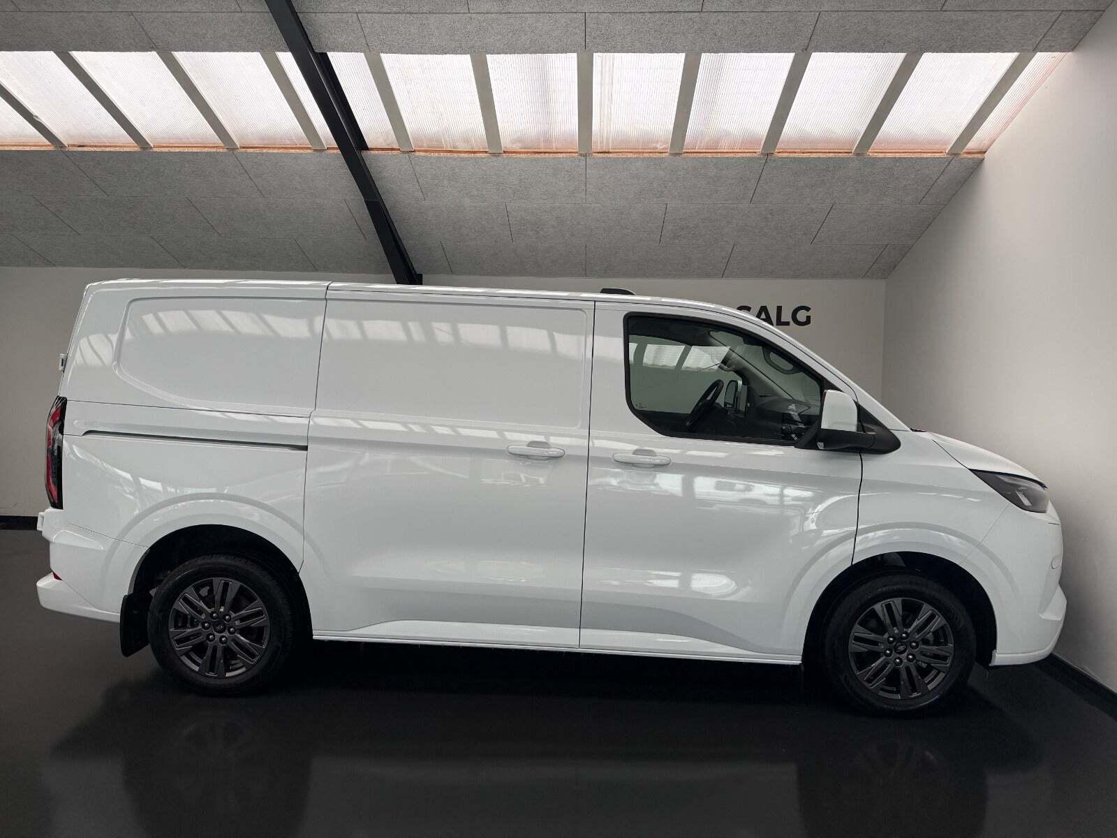 Ford E-Transit Custom 320S 64 Limited