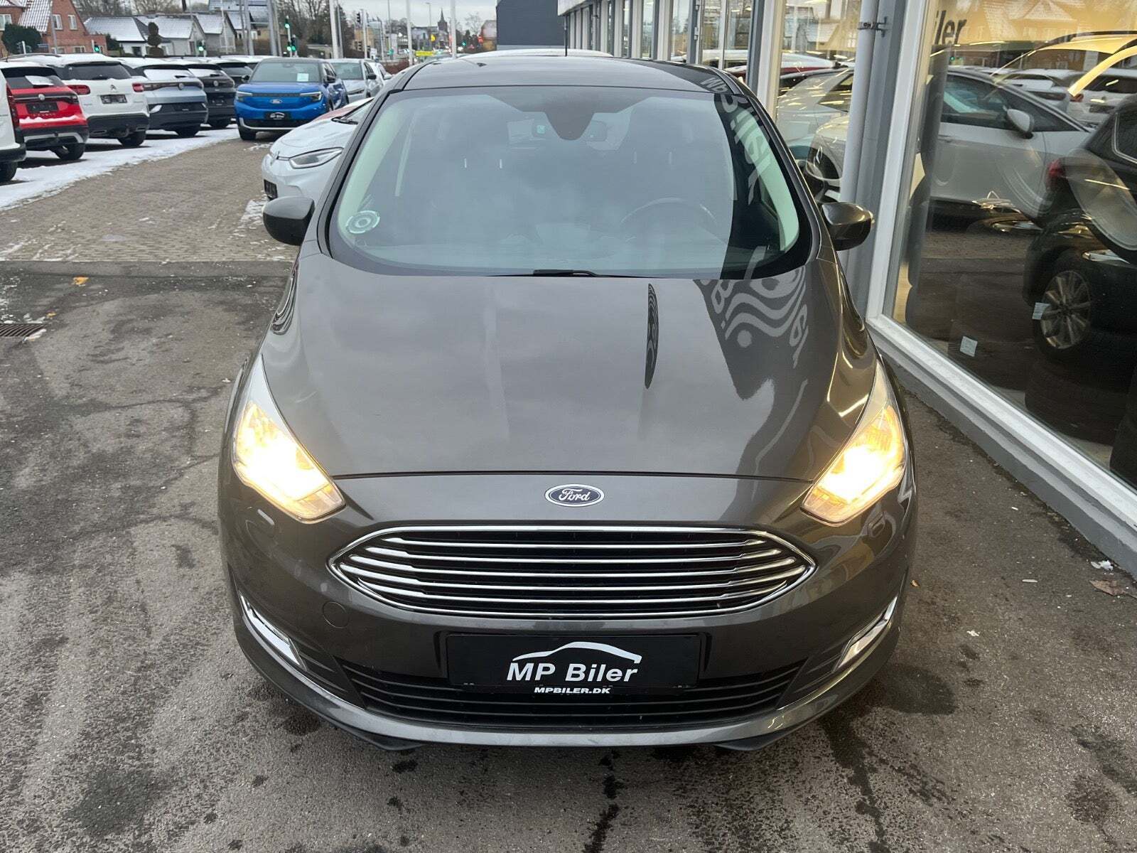 Grå Ford C-MAX fra 2018