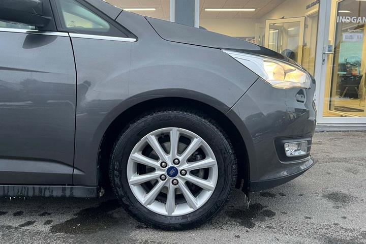 Grå Ford C-MAX fra 2018