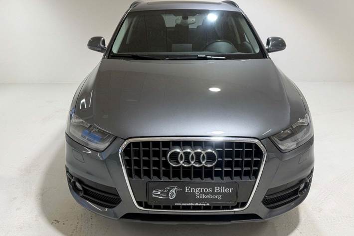 Grå Audi Q3 fra 2014