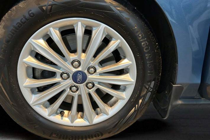 Blå Ford Focus fra 2019